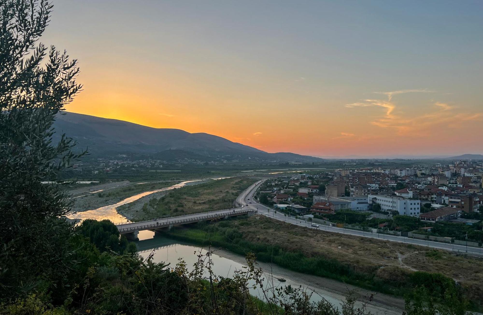 Bujtina Musta Pensionat Berat Exteriör bild